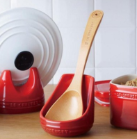 LE CREUSET สีเย็นสโตนแวร์หม้อฝาที่วางชั้นวางสามารถถือเหล็กหล่อหม้อฝาอุปกรณ์ครัวชั้นวาง