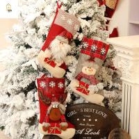UCEPRO ใหญ่ มนุษย์หิมะ ถุงขนม สำหรับบ้าน จี้ ถุงของขวัญ ถุงเท้าลูกกวาด ของตกแต่งวันคริสต์มาส เครื่องประดับคริสต์มาส ถุงเท้าคริสต์มาส