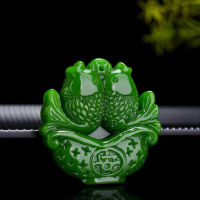 จีนธรรมชาติสีเขียวหยกคู่ปลาคาร์พจี้ปลาสร้อยคอมือแกะสลักเสน่ห์ Jadeite เครื่องประดับแฟชั่นพระเครื่องของขวัญผู้หญิงผู้ชาย