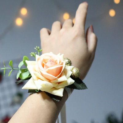Yurongfx ดอกไม้ข้อมือเจ้าสาวและงานแต่งงานสำหรับเพื่อนเจ้าสาวเจ้าบ่าวและเพื่อนเจ้าสาวดอกกุหลาบจำลอง6สี