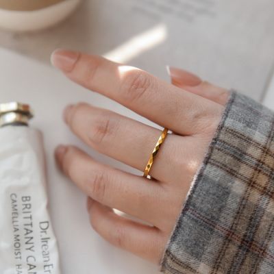ไทเทเนียมคู่แหวนปริซึมทังสเตนผู้ชายผู้หญิง,แหวนเหล็กแฟชั่นวันวาเลนไทน์ของขวัญสุดพิเศษสวยงาม