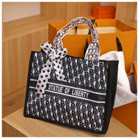 Fashion handbag shop กระเป๋าผู้หญิง กระเป๋าถือ สำหรับผู้หญิง ไฮโซมากจ้า Bag กระเป๋าถือแฟชั่นลายสวย ผู้หญิง มาใหม่