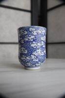 แก้วน้ำชาลายก้อนเมฆ Blue And White แก้วสาเก Cup Tea Potterry Japanese Hand Painting  มีอักษรจารึก #1