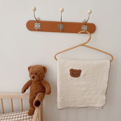 Ins ผ้าห่มเด็กทารกแรกเกิดหมีมัสลินพันผ้าห่มผ้าฝ้ายฤดูร้อนเตียงผ้าพันคอเด็กทารกหมอน S TUFF