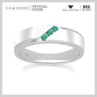 Gemondo แหวนเงินแท้ 925 Sterling Silver ชุบโรเดียม ประดับมรกต (Emerald) เรียง 3 เม็ด ทรงปลอกมีดขอบพ่นทราย