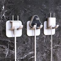 【YF】 1/Self Adhesive Wall Hooks Key Holder Behind-Door Hanger Plug Storage Rack Home Bathroom Accessories Kitchen Gadgets