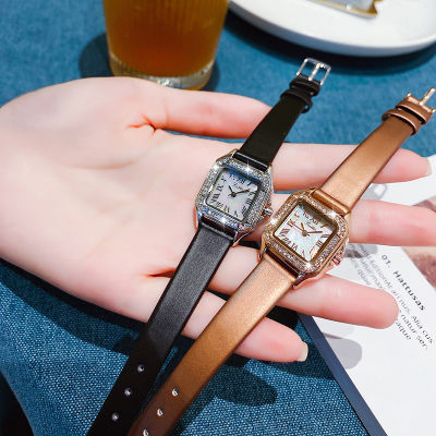 นาฬิกาแฟชั่นผู้หญิง2023ใหม่สไตล์ยุโรปเรียบง่ายอารมณ์แฟชั่นผู้หญิงนาฬิกาอินเทรนด์ rhinestone ย้อนยุคนาฬิกาสี่เหลี่ยมเล็ก