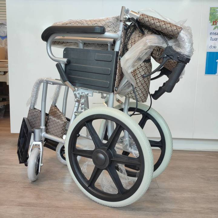 รถเข็นอลูมิเนียมล้อแม็ค-มีเบรกมือ-wheel-chair-fs871lbj