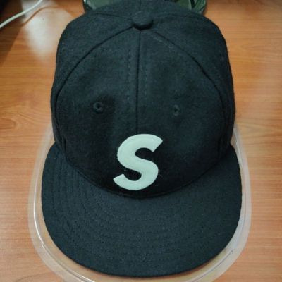 หมวกแก๊ป Supreme Ebbets S Logo fitted 6 แผง