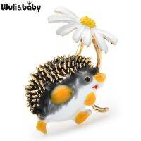 【YF】 Wuli baby Hold Hedgehog Brooches 8-colors Office Causal Brooch Pins Gifts ёжик с ромашкой