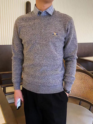（HOT) Romon สไตล์เดียวกันผู้ชายปลอมสองชิ้นผู้ชายปกเสื้อสเวตเตอร์ลำลองสีทึบธุรกิจผู้ชายเสื้อกันหนาวในสต็อก