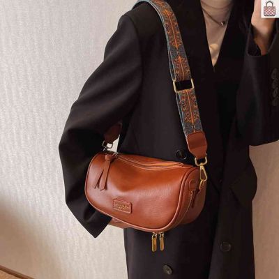 Fashion Women Saddle Shoulder Bags Solid Color PU Leather Shoulder Messenger Bags Adjustable Strap Crossbody Messenger Bags Casual Zipper for Female