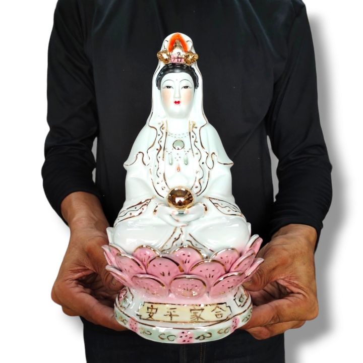 เจ้าแม่กวนอิมปางสมาธิมือถือลูกแก้ว-เสื้อสีขาว-กว้าง-6-นิ้วสูง-12-นิ้วงานกังใสนำเข้าจากจีน