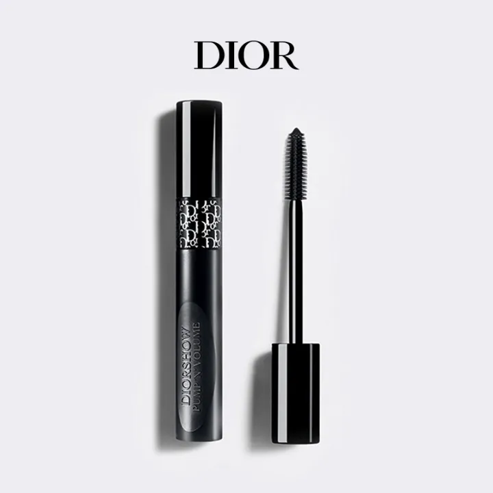 Dior Dior stunning and dense mascara is super dense and not smudged