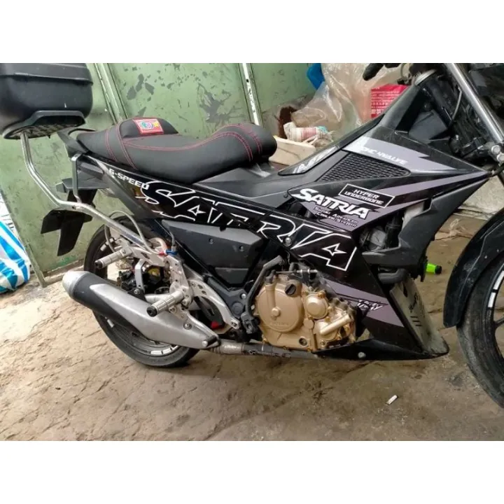 camelback seat for motorcycle