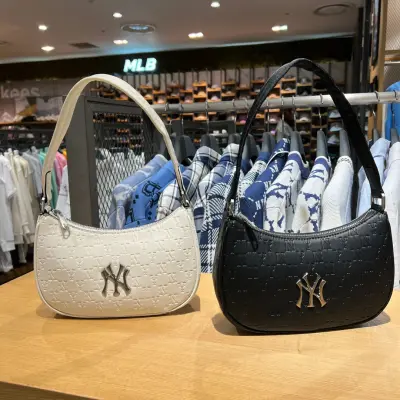 New ของแท้ % MLB NEW YORK YANKEES /ถุงใต้วงแขน/กระเป๋าถือ/คลัทช์/กระเป๋าสะพายข้าง