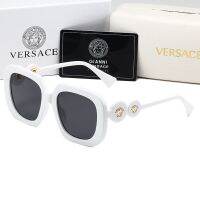 แว่นกันแดด Versace แว่นกันแดดแฟชั่นใหม่สำหรับผู้ชายและผู้หญิงสไตล์ยุโรปและอเมริกาแบบแคทวอล์แว่นสายตาขนาดใหญ่อินเทอร์เน็ตที่มีชื่อเสียงเข้ากับทุกแว่นกันแดดแฟชั่น