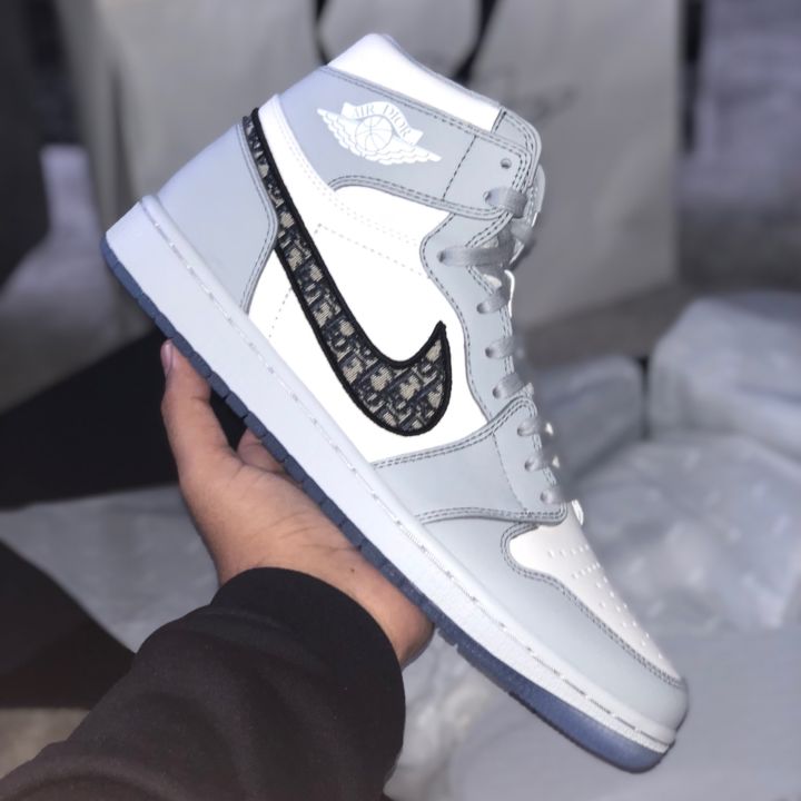 Unboxing Dior x Air Jordan 1 Low  Daniel Arsham gives an early unboxing  of the Dior x Air Jordan 1 Lows Are these better than the Highs Video  Daniel Arsham 