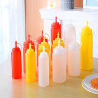 Squeeze Squirt Condiment Bottles with Twist Cap Lids Plastic Dispenser for Ketchup Mustard Hot Sauces Olive Oil Storage Bottle