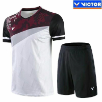 เสื้อแบดมินตัน Victory แขนสั้นสำหรับผู้ชายและผู้หญิง2023ฤดูร้อนใหม่แห้งเร็วระบายอากาศสำหรับฤดูร้อนเสื้อเล่นแบตมินตันรัดรูป