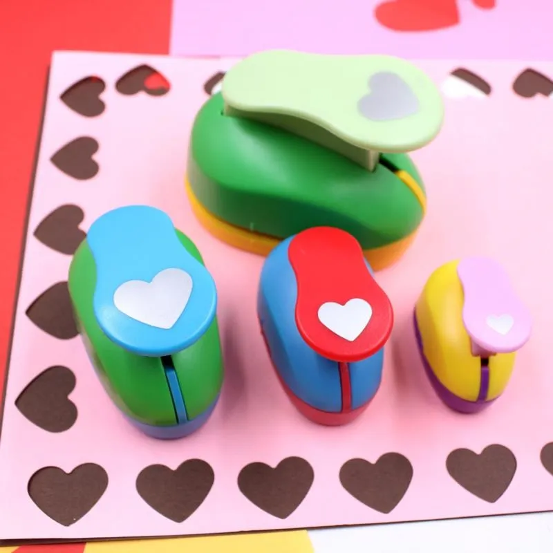 CC】 Plastic Heart-shaped Hole Punch Embossing Device Children 39;s  Educational Scrapbooking Machine Manual Paper Cutter Puncher