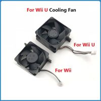 สินค้าใหม่พัดลมทำความเย็นด้านในของแท้สำหรับ Wii U อุปกรณ์ควบคุมคอนโซลเกมตู้เย็นในตัวพัดลมอะไหล่สำหรับอะไหล่ซ่อม Wii