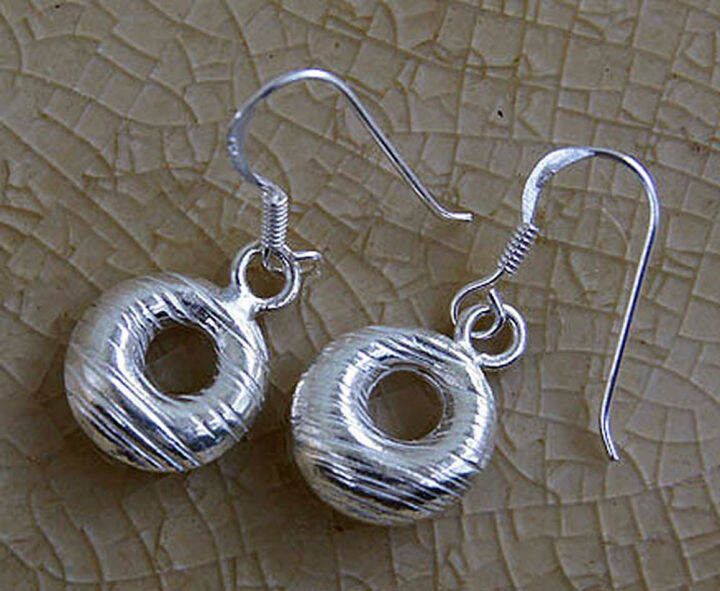 thai-beautiful-circle-earrings-pure-silver-karen-hill-tribe-สวยงาม-เท่-สวยเด่น-สดุดตา-ม้วนๆตำหูเงินกระเหรี่ยงทำจากมือชาวเขางานฝีมือสวยของฝากที่มีคุณค่า