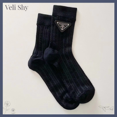 Veli Shy ถุงเท้าแฟชั่นใหม่มีตัวอักษรสไตล์ยุโรปถุงเท้าปักลายให้ความอุ่นผ้าฝ้ายถุงเท้าทึบแบบลำลองบุคลิกภาพ1คู่