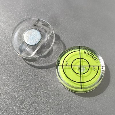 ：“{—— Golf Plastic Level Gauge Cap Clip Detachable Magnetic Ball Mark Golf Fashionable And Exquisite Durable Available In Four Colors