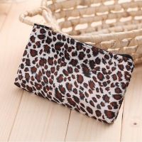 【CC】 Woman Make Up Leopard Makeup Multi-Function Storage Toiletry Kits