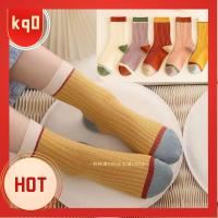 KQ0 5pairs สีทึบทึบ ถุงเท้าฮาราจูกุย้อนยุค ดูดซับเหงื่อ กันลื่น ถุงเท้าผู้หญิงลาย น่ารักน่ารักๆ โพลีเอสเตอร์ ถุงเท้าระดับกลาง ฤดูหนาวฤดูใบไม้ร่วงฤดูหนาว