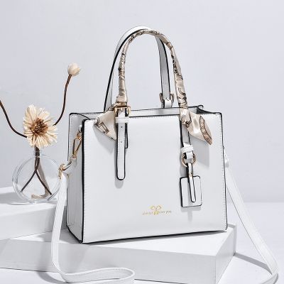 The new han edition scarves, handbags fashion lady one shoulder bag 2021 inclined shoulder bag is contracted small bread