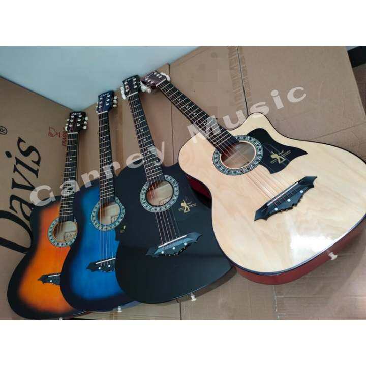 Davis Acoustic Guitar with bag, pick, capo, strap, set of string and