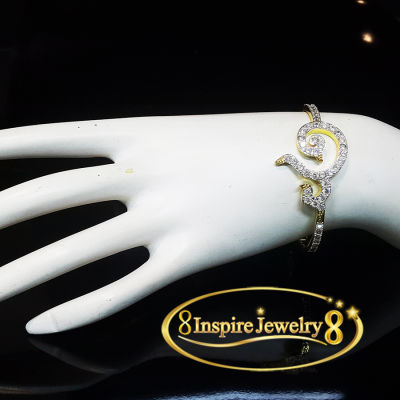 Inspire Jewelry กำไลเพชร เลขเก้าไทย งานฝังจิวเวลลี่ ชุบเศษทองแท้ งานสวย ปราณีต เปิดปิดง่ายด้วยล็อคข้าง เส้นผ่านศูนย์กลางวงในซ้ายถึงขวา 5.5x5
