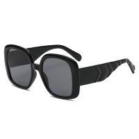 【cw】 New fashion big frame oval sunglasses women personality wild mirror foot men street driving ！