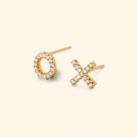 Shependence ต่างหูก้านคริสตัลเอ็กโอ (XO Crystal Stud Earrings)