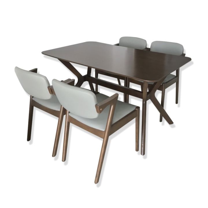 Bạn đang tìm kiếm một bộ bàn ăn độc đáo? Hãy chiêm ngưỡng bộ bàn Ăn IBIE Mondrian được làm từ gỗ cao su tự nhiên với thiết kế đơn giản và màu sắc tươi sáng, đem lại cảm giác ấm cúng cho không gian ăn uống của bạn.