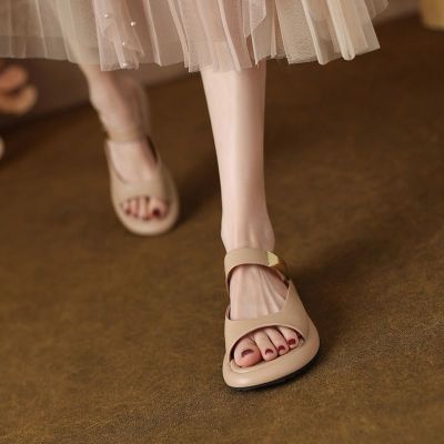 【July】 Slippers womens outerwear summer fragrance super soft feeling of stepping on shit increases height and lightness high-end fairy French one word with flat bottom