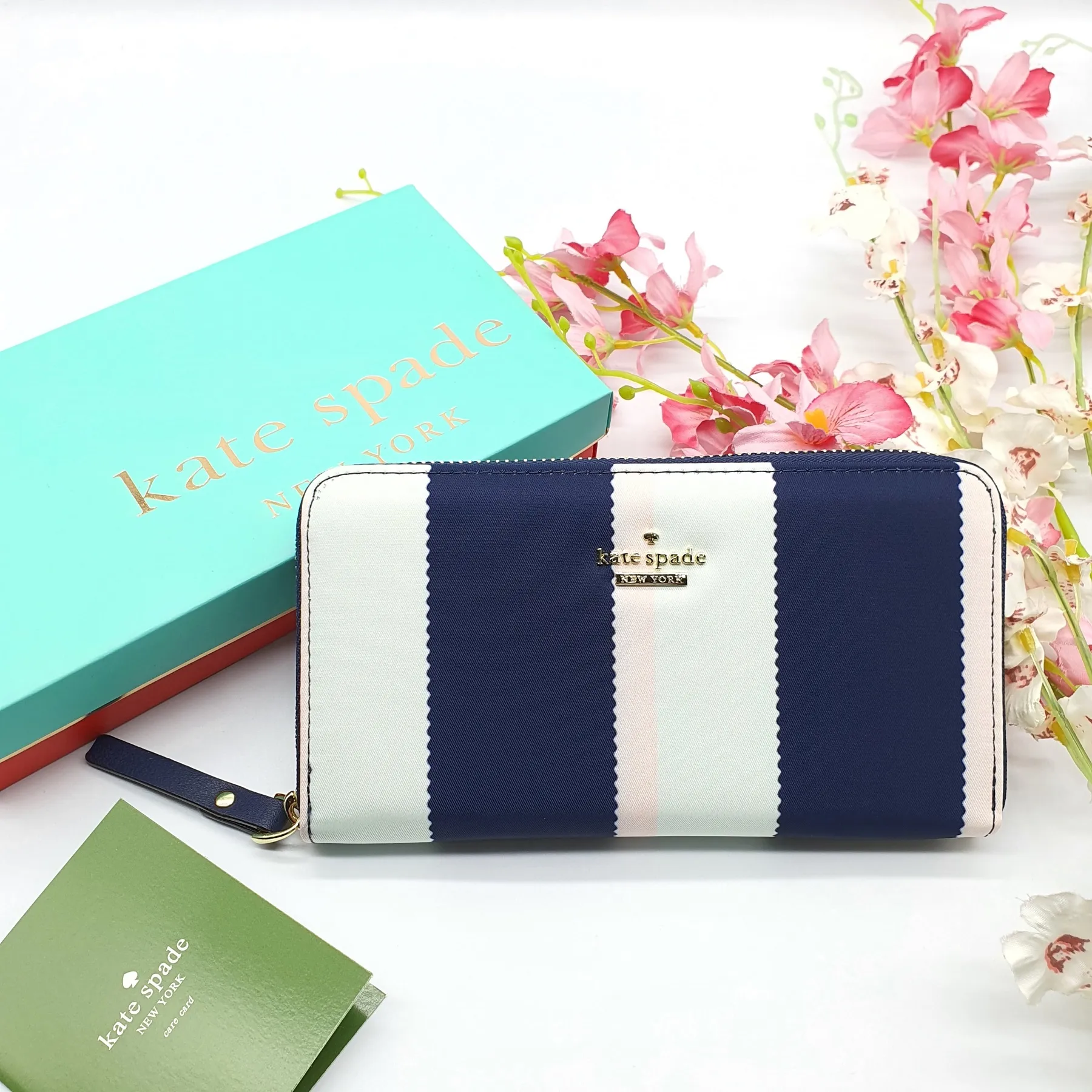 Best Seller Kate Spade Classic Lyla Wallet Vertical Stipes - Nylon White  And Blue | Lazada PH
