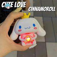 เสื้อยืดแฟนคลับอนิเมะ Cinnamoroll ตุ๊กตาของขวัญวันคริสต์มาสท่าทางการเต้นของหัวใจโมเดลแกะสลักตุ๊กตาขยับแขนขาได้ Cinnamoroll รักความคิดสร้างสรรค์