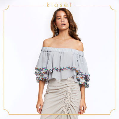 Kloset Off-Shoulder Top With Sequin Embroidery Detail (RS19-T007) เสื้อผ้าผู้หญิง เสื้อผ้าแฟชั่น เสื้อแฟชั่น เสื้อตัวสั้น เสื้อคล็อป เสิ้อปาดไหล่