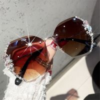 1PC Vintage Rimless Irregular Rhinestone Sunglasses Fashion Design Sunglasses Retro Cutting Lens Gradient Sun Glasses UV400