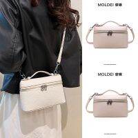 Summer high-end niche design all-match messenger small square bag ladies 2023 new white portable shoulder bag 【QYUE】