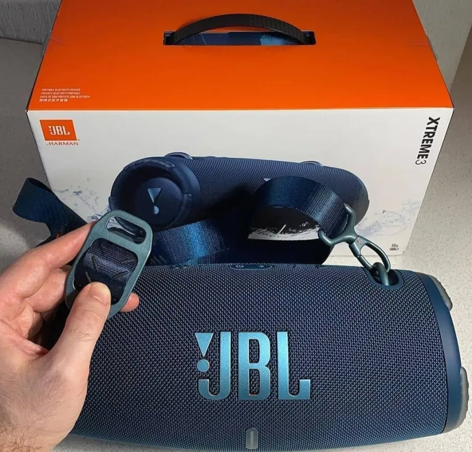 JBL Xtreme 3 - Portable Bluetooth Speaker, Powerful Sound and Deep Bass,  IP67 Waterproof, 15 Hours of Playtime, Powerbank, JBL PartyBoost for