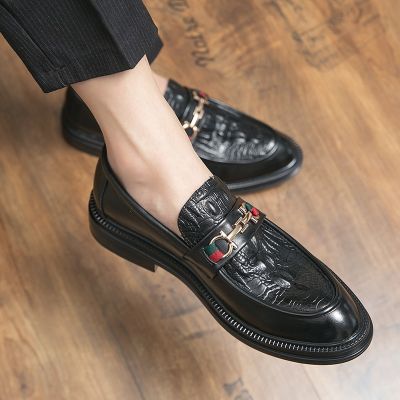 2023 New Mens Casual Shoes Classic Designer Embossed Leather Luxury Brand Shoes Comfortable Business Dress Shoes for Men Loafers