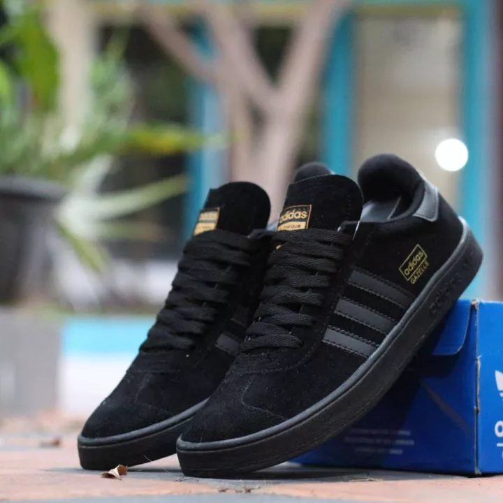 Sepatu Sneakers Terbaru Gazelle Warna Hitam Polos Full Black Sepatu