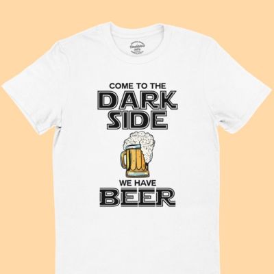 การออกแบบเดิมเสื้อยืดรุ่น Come to the dark side we have beer มาเข้าสู่ด้านมืด เรามีเบียร์ เสื้อยืดตลก เสื้อกินเบียร์ เสื้อ Star WarsS-5XL