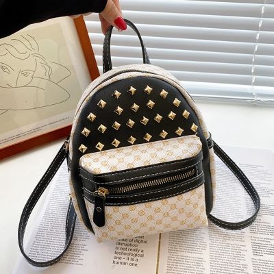 【CW】 Women  39;s Backpacks Fashion Student Schoolbag Travelling Classic Rivet Shoulder