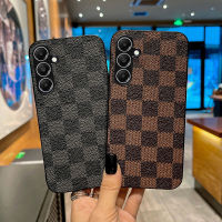 เคสโทรศัพท์ KONSMART สำหรับ Samsung Galaxy A05S A15 A04 S23 FE ใหม่ล่าสุด2023แบรนด์หรูลายตารางหมากรุกย้อนยุคเคสใส่โทรศัพท์หนัง PU สำหรับ A54 Samsung 5G A34 5G A24 A14 5G A05 5G A23 5G A04e A04s