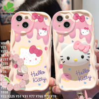 เคสสำหรับ VIVO Y21 Y21S Y21T Y21A Y33S Y33T Y35 Y50 Y30 Y30i Y22 3D 1935 1938 Y22S Y51 Y77 Y31 Y72 Y76S การ์ตูนน่ารักฮัลโหลคิตตี้เคสโทรศัพท์เด็กผู้หญิงแฟชั่นที่สร้างสรรค์ขอบคลื่นซิลิโคนนิ่ม + สร้อยข้อมือ